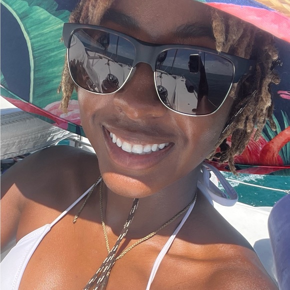 Meet your Posher, Madeline - Picture 1 of 1